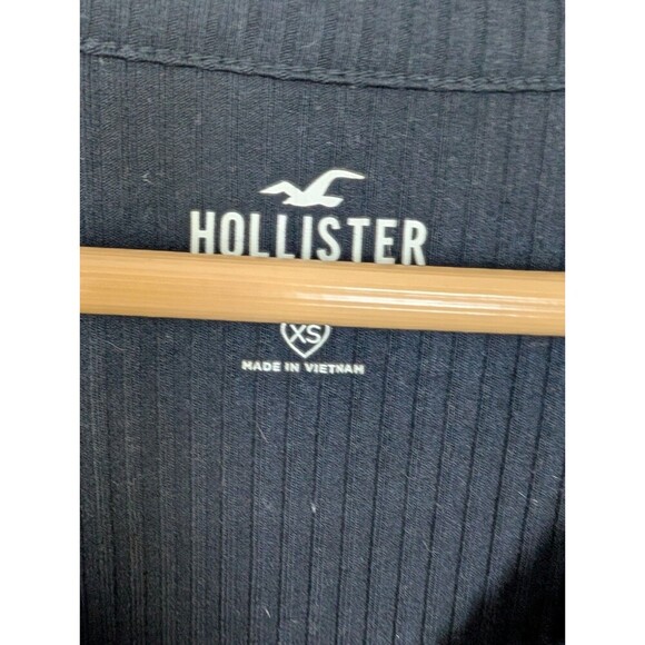 HOLLISTER Woman's XS Black Long Sleeve Ribbed Scoop V neck Button Up Tie Top 176 - Picture 3 of 7